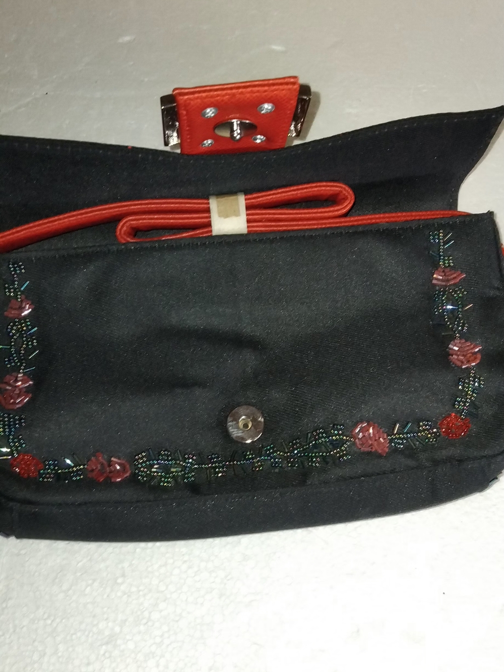 Bead And Leather Bag - Picture 5 of 9